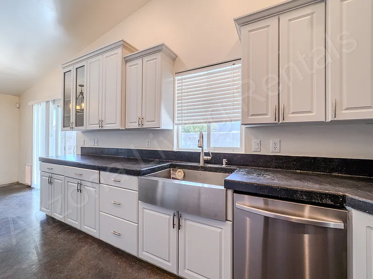 3701 N Lomita St — Photo 25