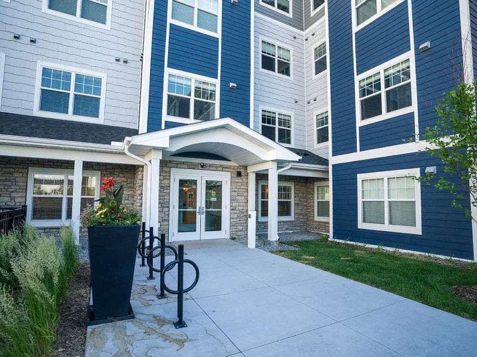 1st image of 1711 County Road East E #101