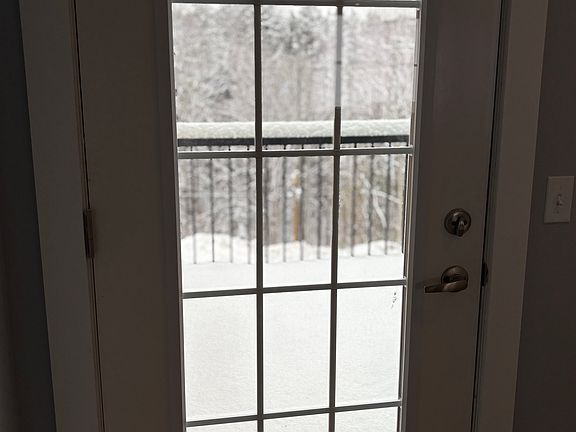 3rd image of 867 Upper Pleasant Valley Rd #103