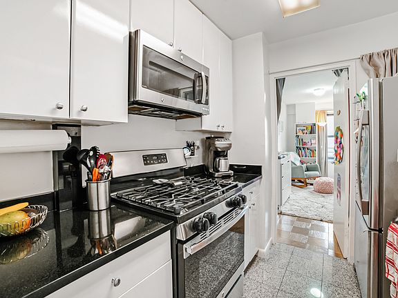 5th image of 245 E 63rd St APT 29D