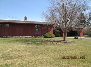 5271 Browns Beach Rd, Rockford, IL 61103