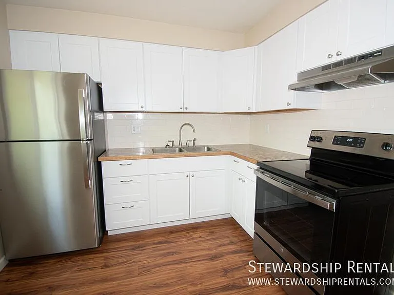 880 W 6th Ave #8 — Photo 6