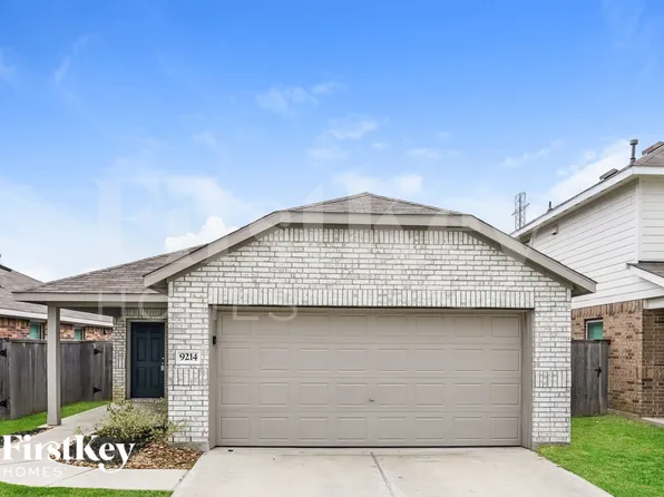 9214 Burnet Fields Dr, Baytown, TX 77521