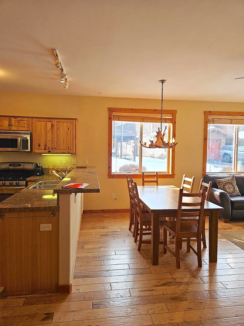 Two Bedroom Ski Lease in the Boulders — Photo 4