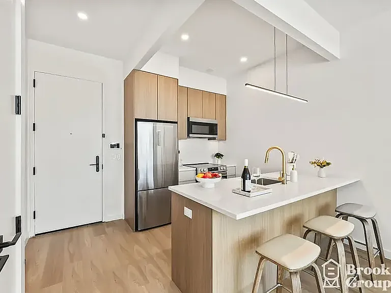 556 Baltic St #904 — Photo 7