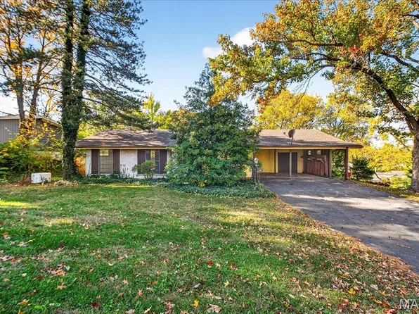 141 Meadowlark Dr, Saint Louis, MO 63146