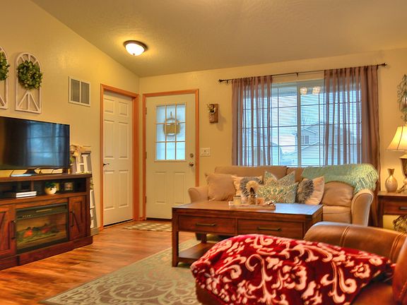 5th image of 4608 E 15th Ave