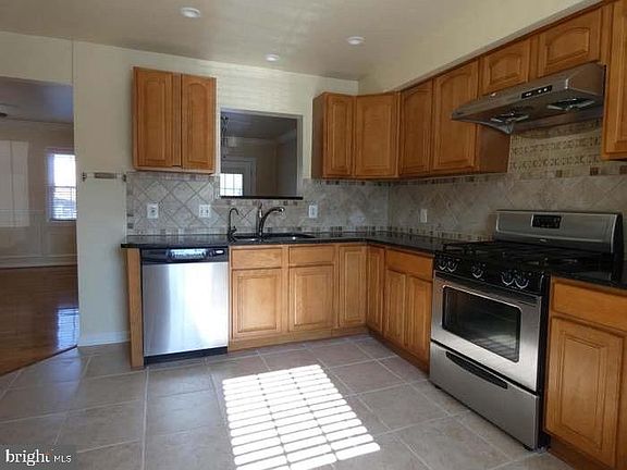 3rd image of 7517 Campbell Ct
