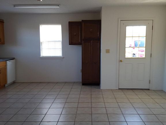 3rd image of 84 Sungreen Ct