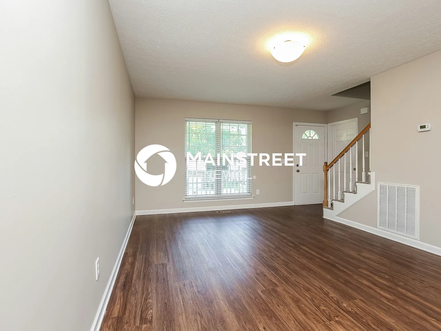 142 Cartwright Pkwy — Photo 4