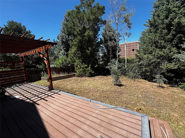 1029 Delta Dr — Photo 18