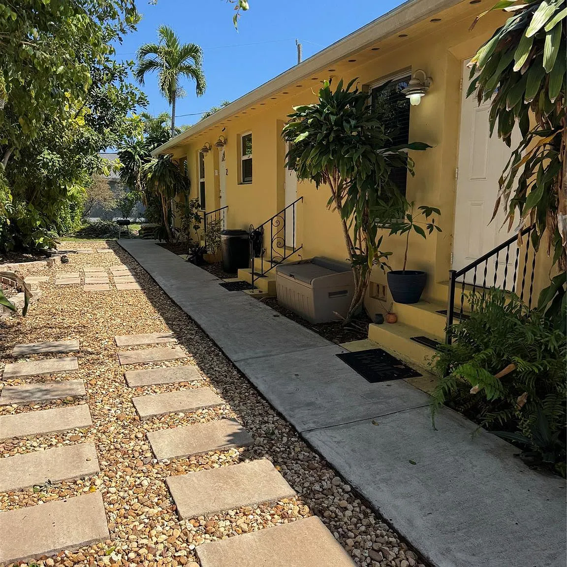 2 bed, 1.0 bath, 1540 sqft, $2,300 — Photo 3