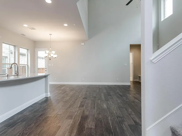 1537 Euclid Aly — Photo 18