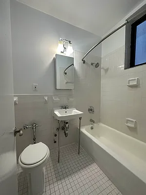 Rented by Waverly Realty Associates | media 10