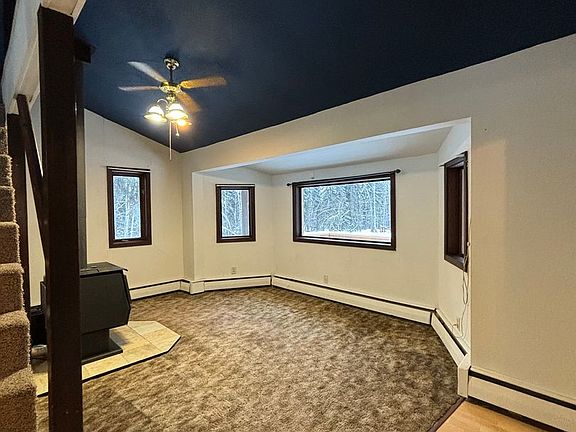 3rd image of 467 Ookpik Way #1