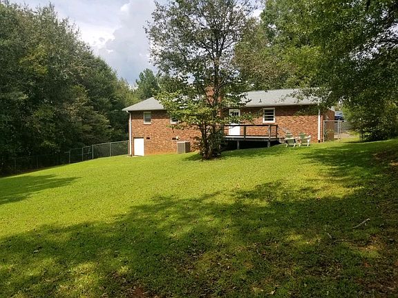 5th image of 161 Twin Creek Dr