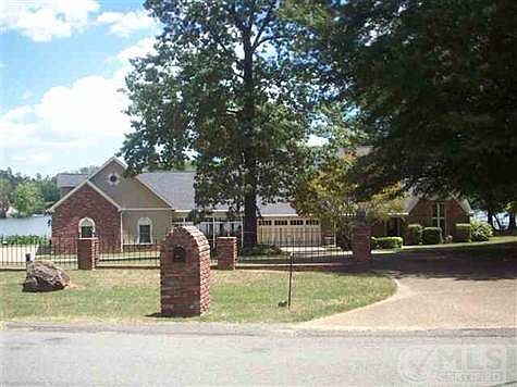 1st image of 211 Scenic Dr