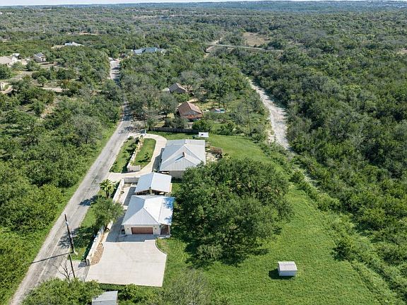 4th image of 340 Barton Ranch Rd