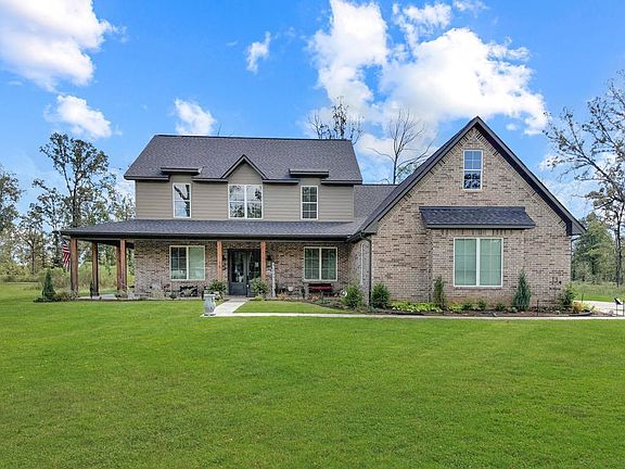 2nd image of 15 Akin Oak Dr