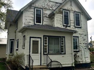 101 4th St E, Finley, ND 58230