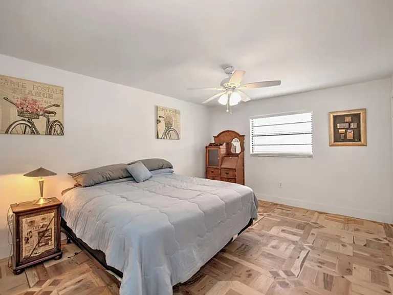 9395 Pennsylvania Ave #9 — Photo 5