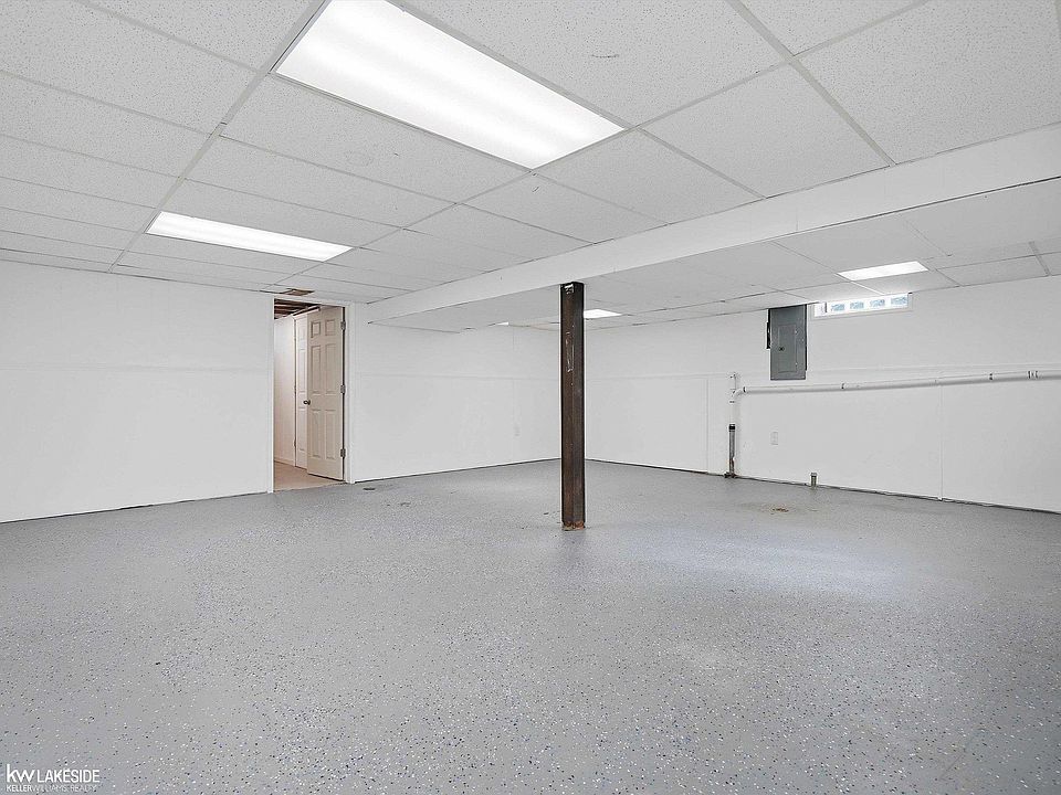 25030 Wagner Ave, photo 17