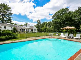 8 Meadow Ln, Purchase, NY