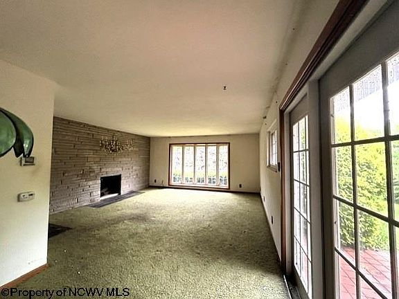 4th image of 1116 Katherine St