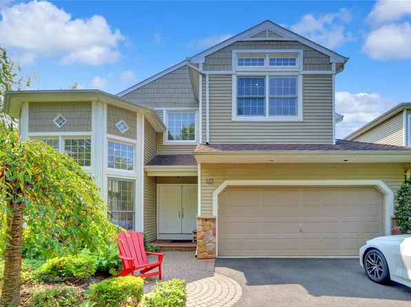 187 Sagamore Drive #187, Plainview, NY 11803