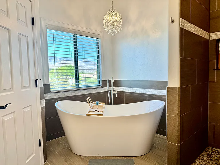 Master Tub