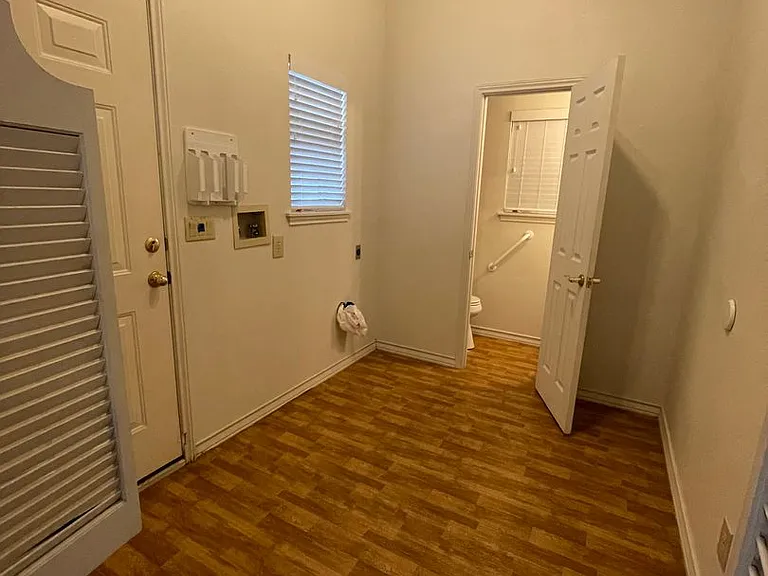 1375 Canyon Trce #B — Photo 17