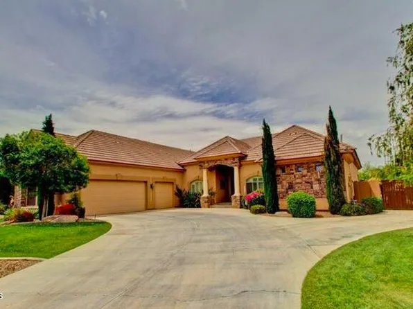 2568 S RIATA Court, Gilbert, AZ 85295