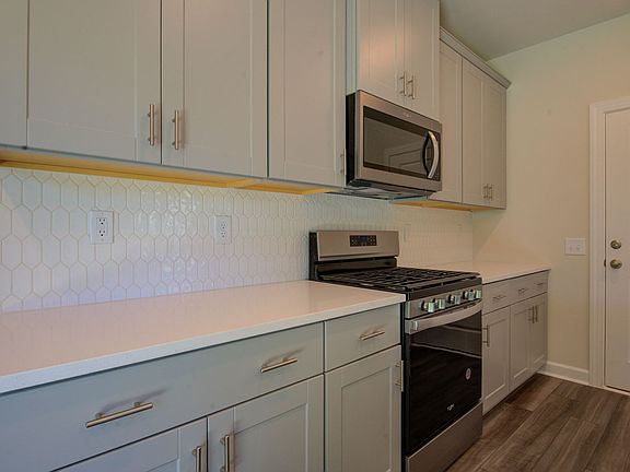 3rd image of 105 Johns Cardinal Dr