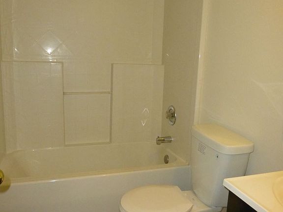 5th image of 1790 Lois Ln