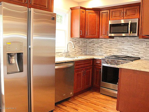 5th image of 87 Cranford Ave