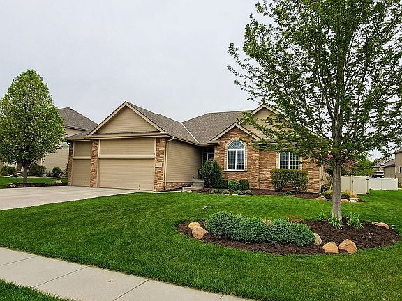 2nd image of 7408 Leawood St