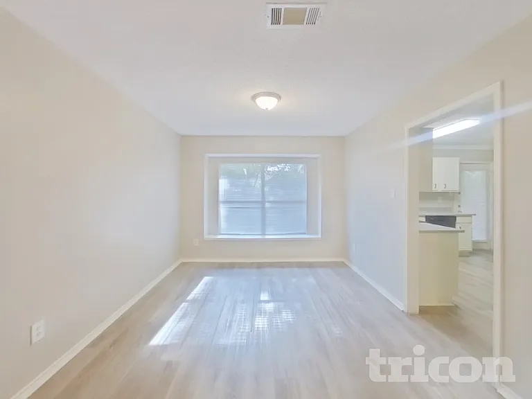 6729 Daffodil Ct — Photo 4