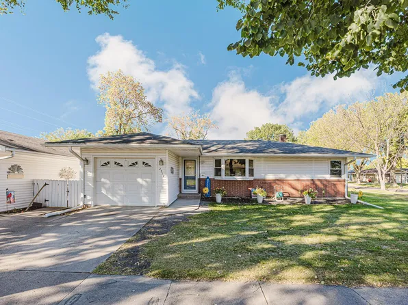 2512 2nd St N, Fargo, ND 58102