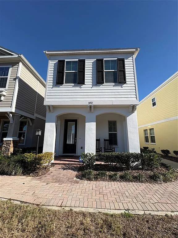 3 bed, 7.0 bath, 1392 sqft, $2,800 — Photo 2