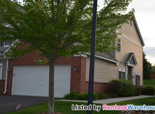 2822 Spy Glass Dr, Chaska, MN 55318