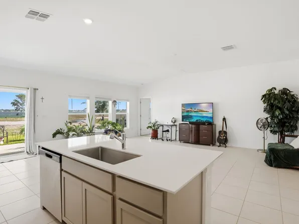 740 Trotters Dr, Eagle Lake, FL 33839