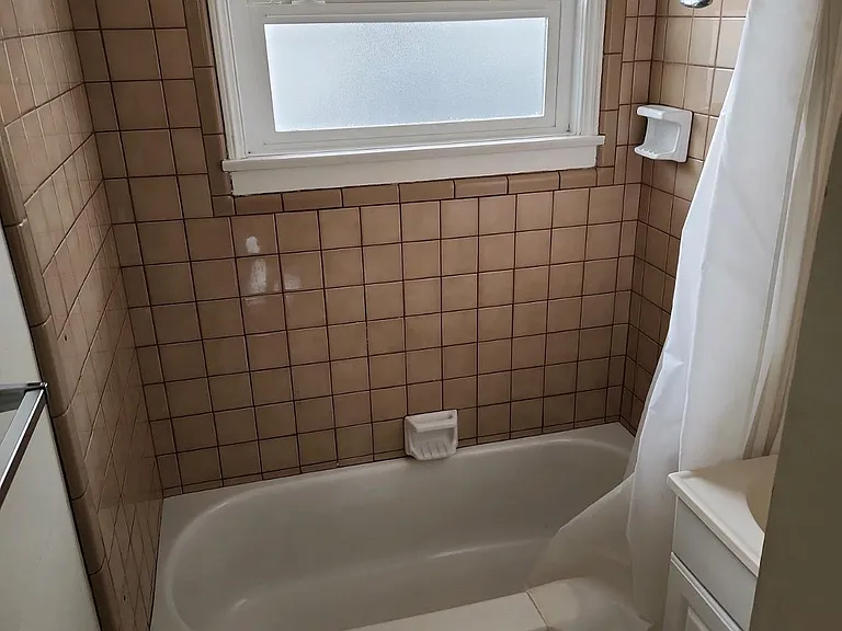 Italian ceramic tile and porcelain tub