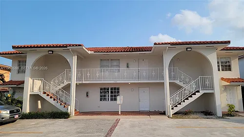 5720 SW 5th St #3 Photo 1
