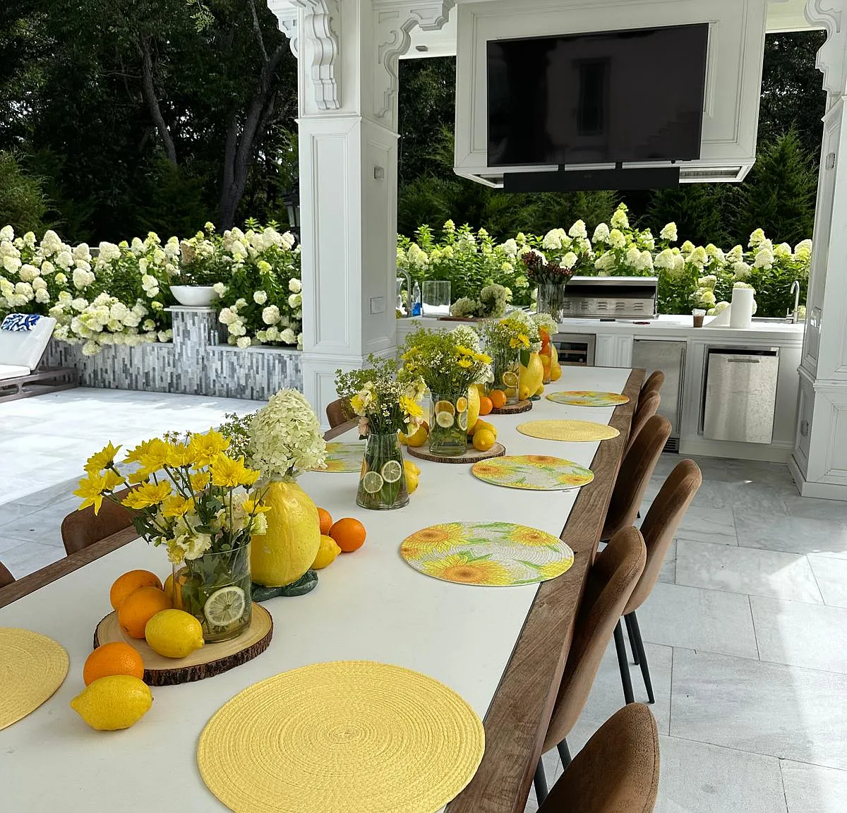 Villa Bianca Grand Bridgehampton Estate of Unparalleled Luxury — Photo 4
