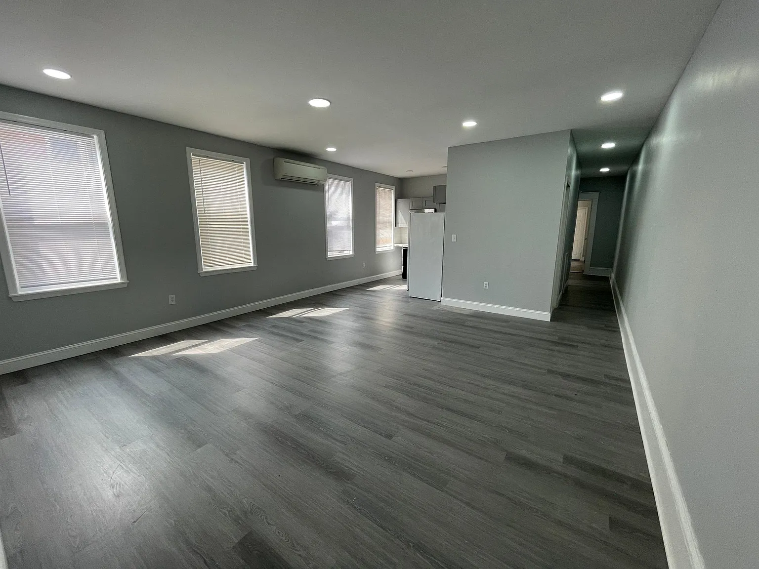 2 bed, 1000 sqft, $1,475 — Photo 2