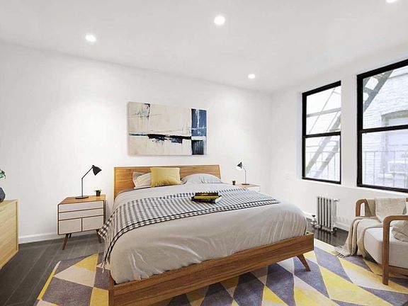 4th image of 226 E 7th St APT 3B