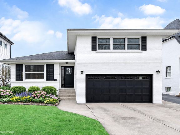 2nd image of 284 Blackhawk Rd