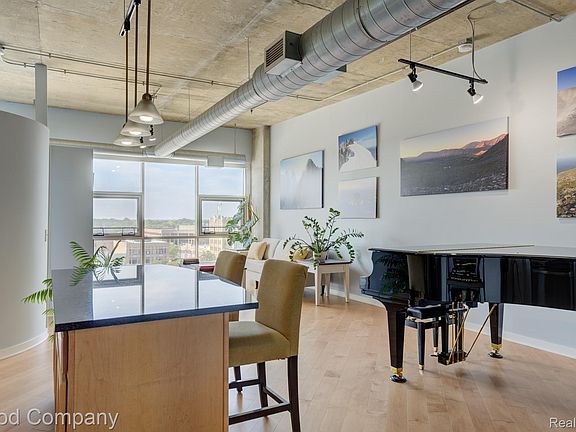 3rd image of 100 W 5th St APT 804