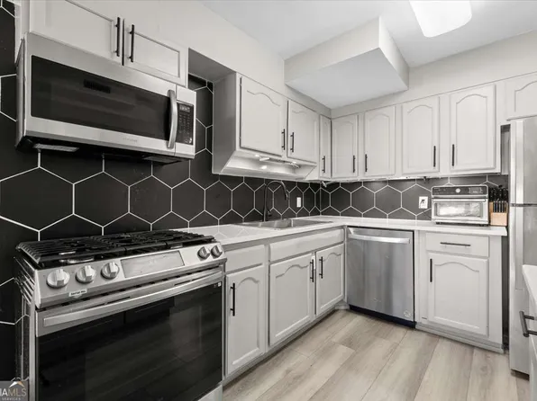 2965 Pharr Court South NW APT 304, Atlanta, GA 30305