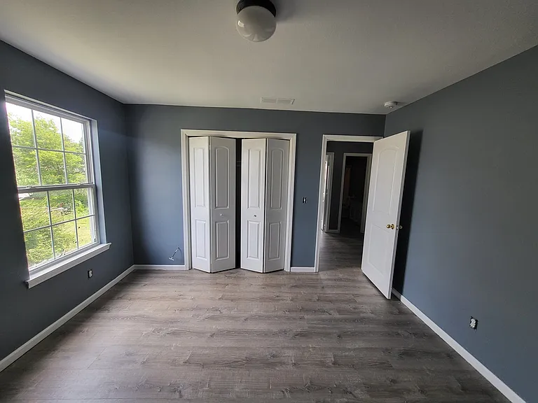 4400 SE Michigan Ave #4400 — Photo 2